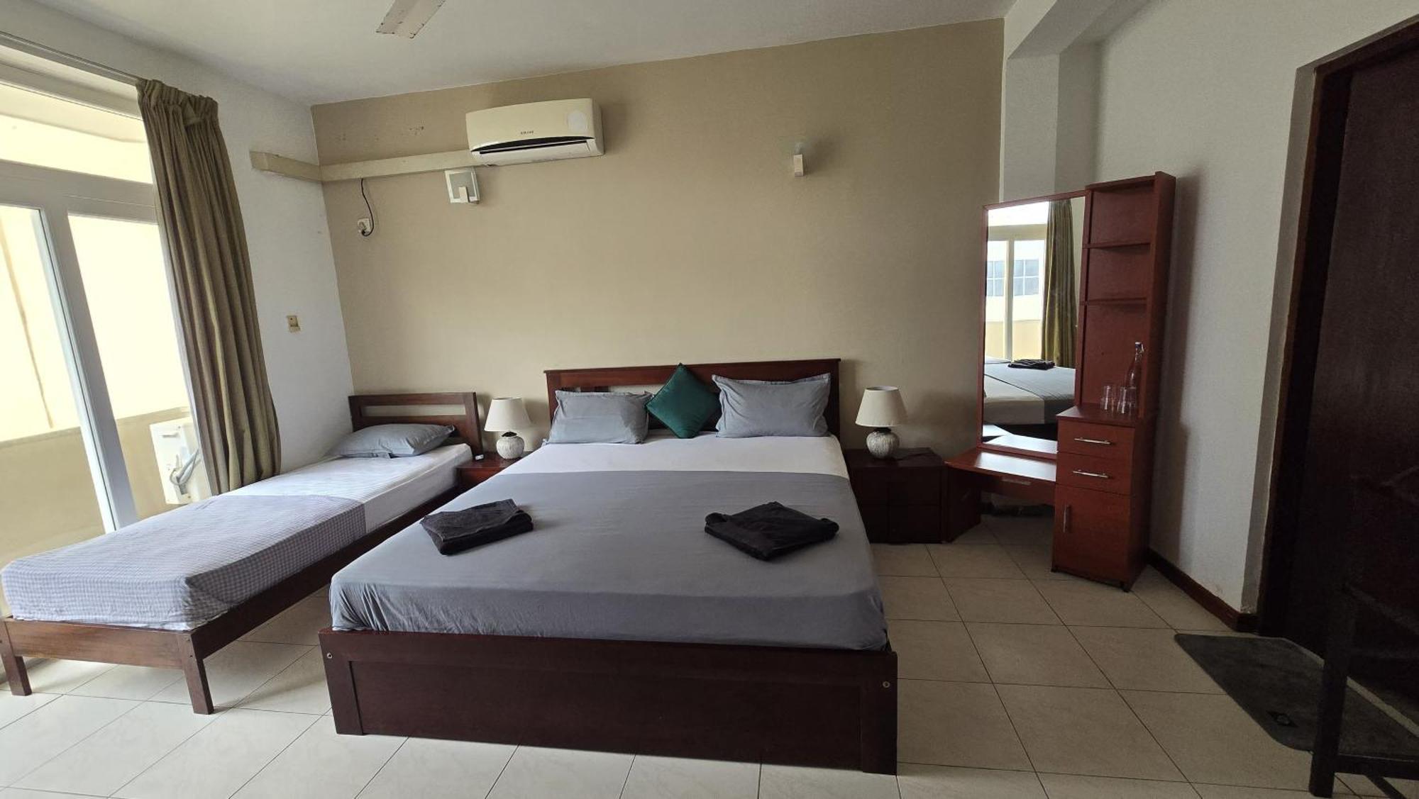 Palmyrah Residencies Hotel Colombo Exterior photo