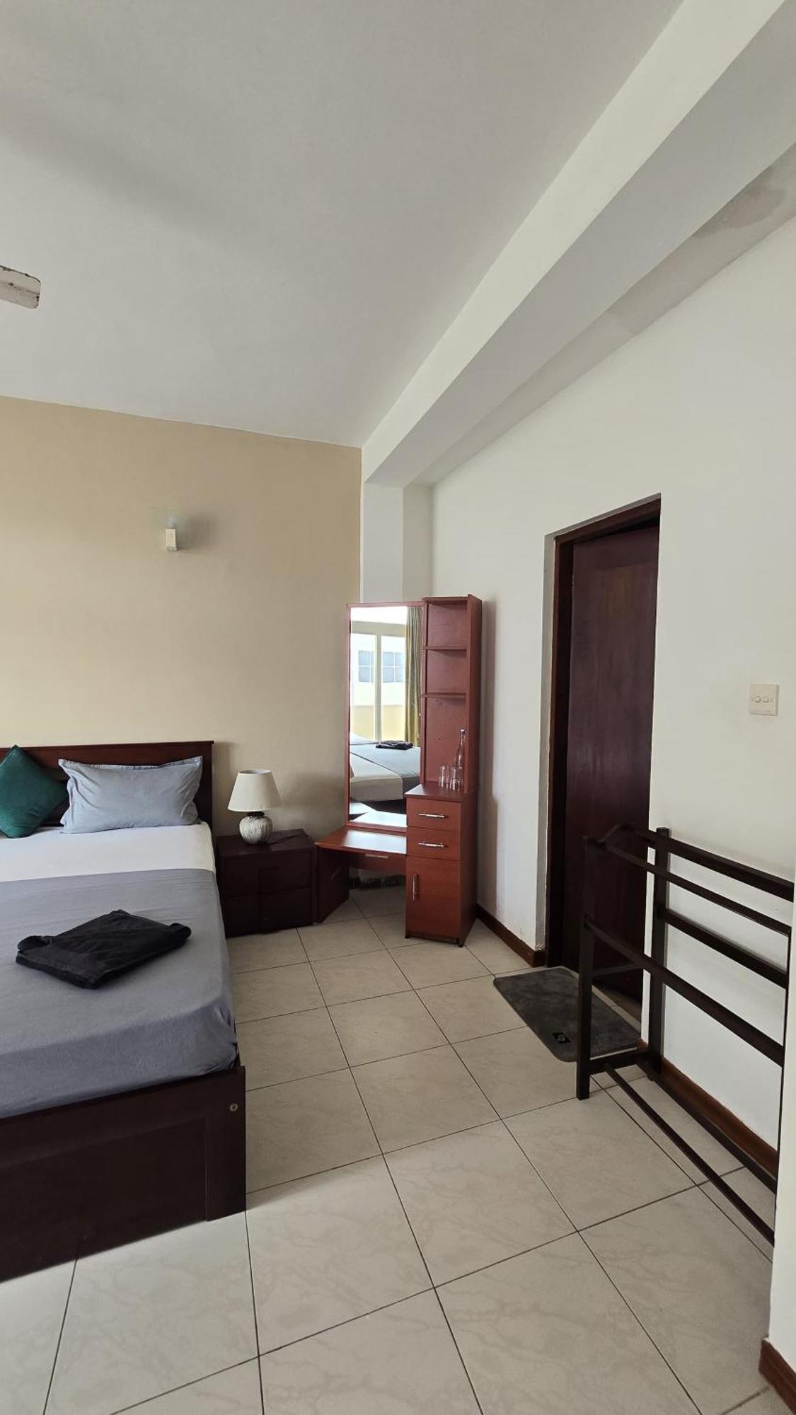Palmyrah Residencies Hotel Colombo Exterior photo